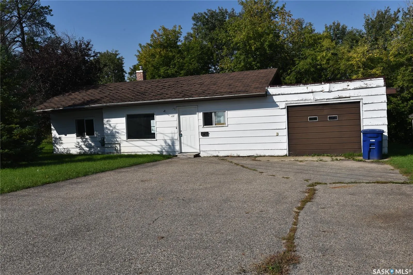 402 MacDonald STREET