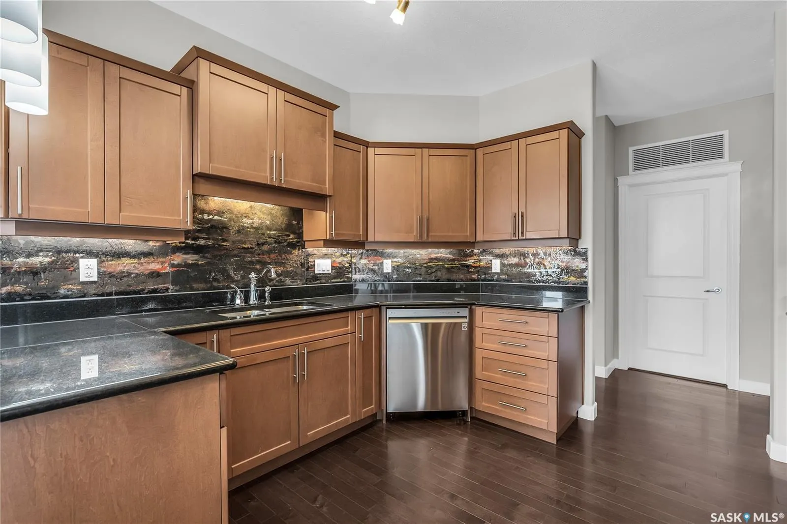 405 Cartwright STREET, #209