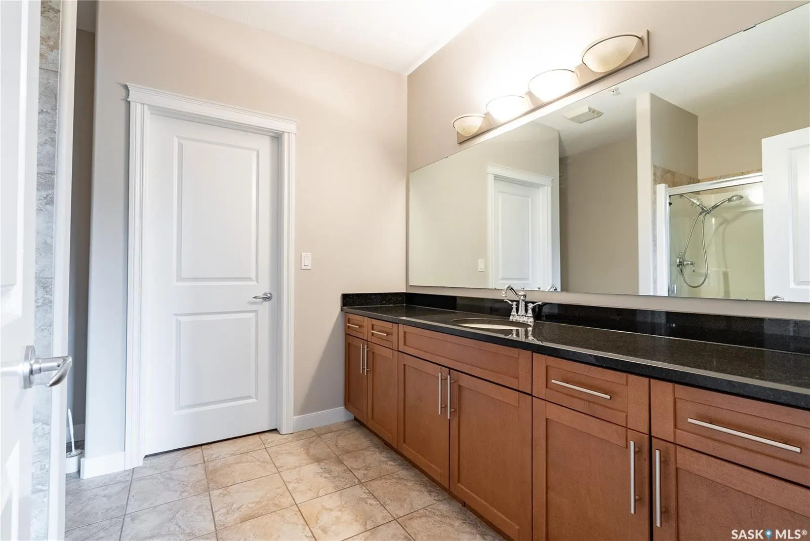 405 Cartwright STREET, #209