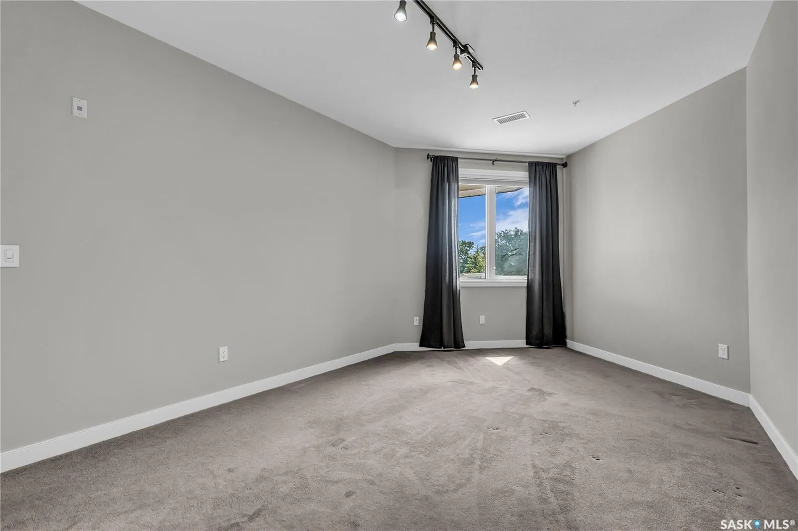 405 Cartwright STREET, #209