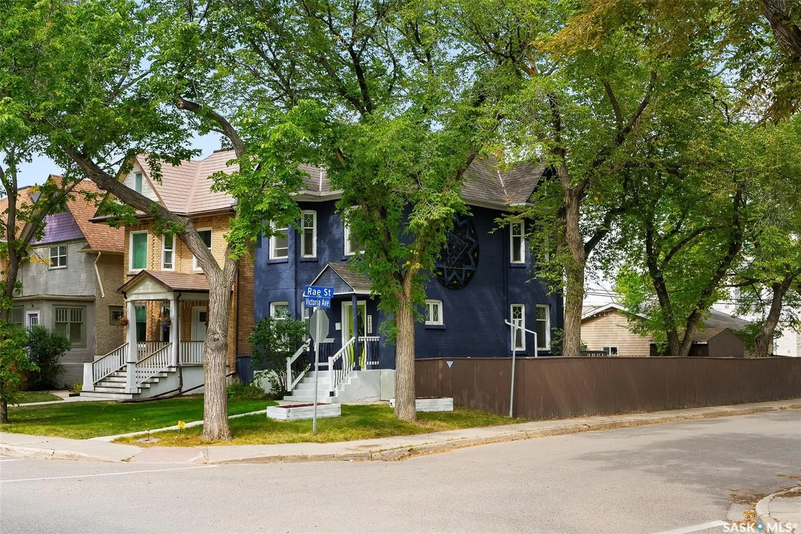 2800 Victoria AVENUE