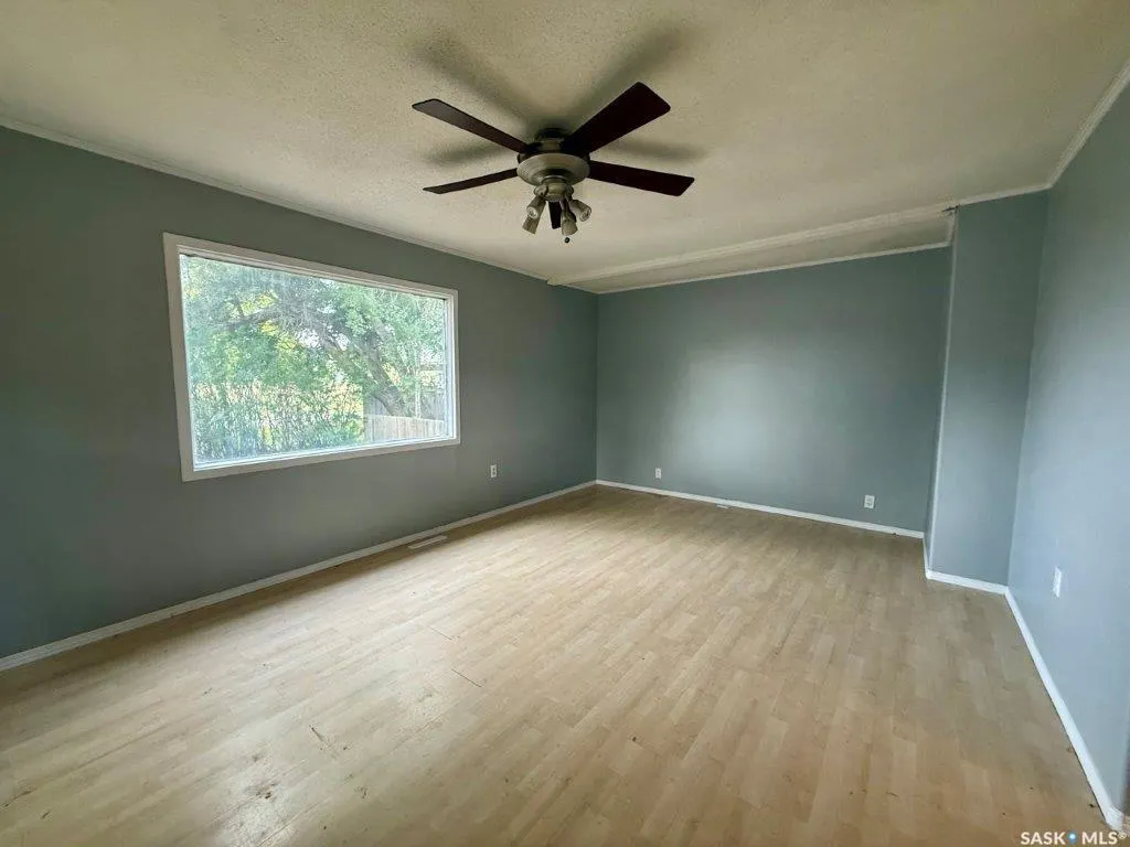 106 2nd AVENUE W