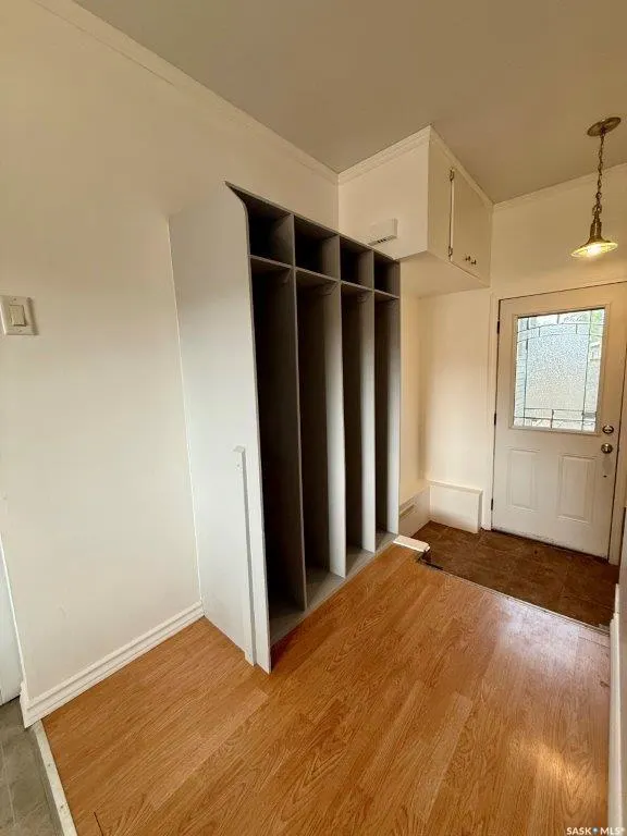 106 2nd AVENUE W
