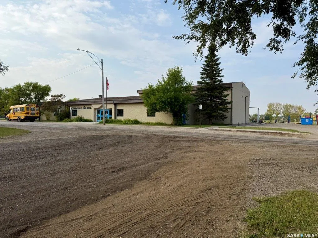 106 2nd AVENUE W