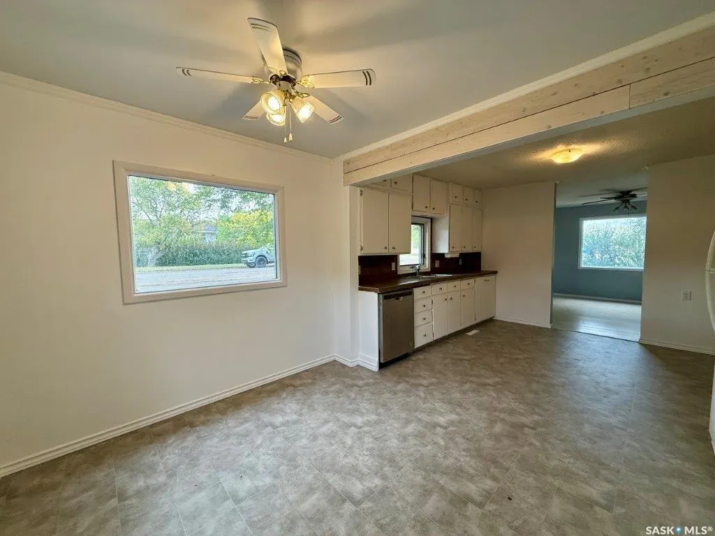 106 2nd AVENUE W