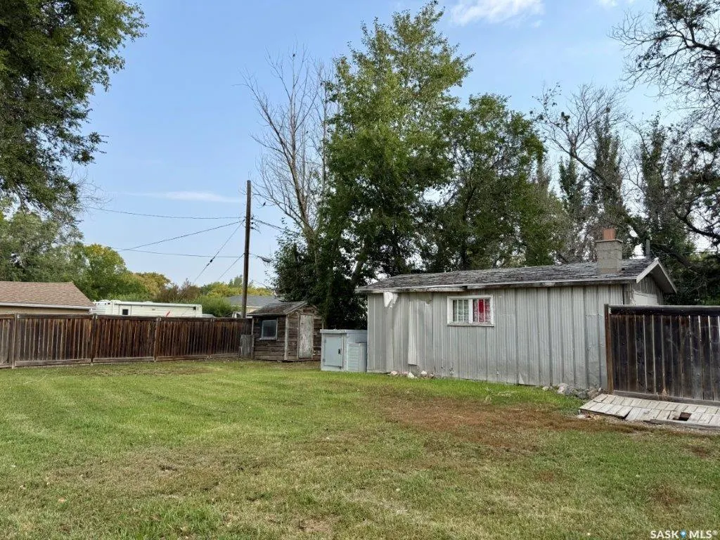 106 2nd AVENUE W