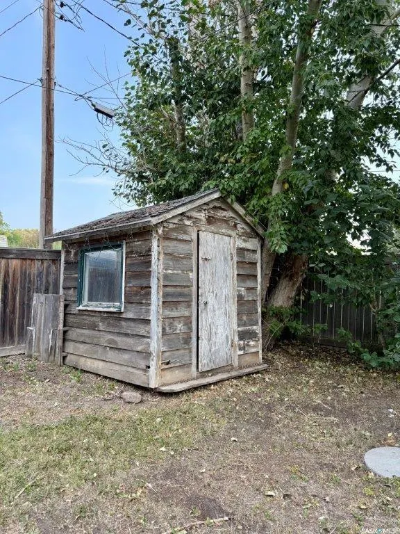 106 2nd AVENUE W