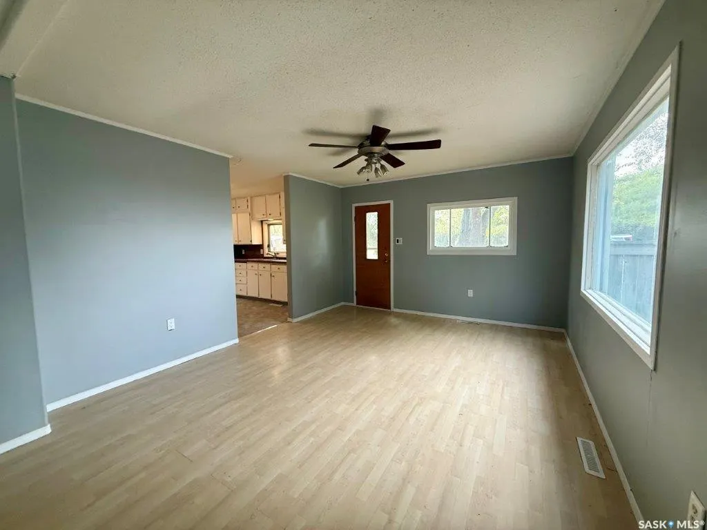 106 2nd AVENUE W