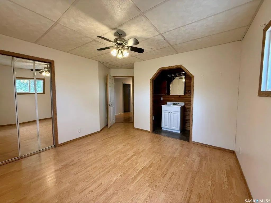 106 2nd AVENUE W