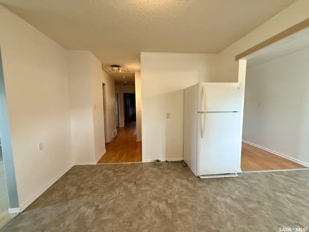 106 2nd AVENUE W