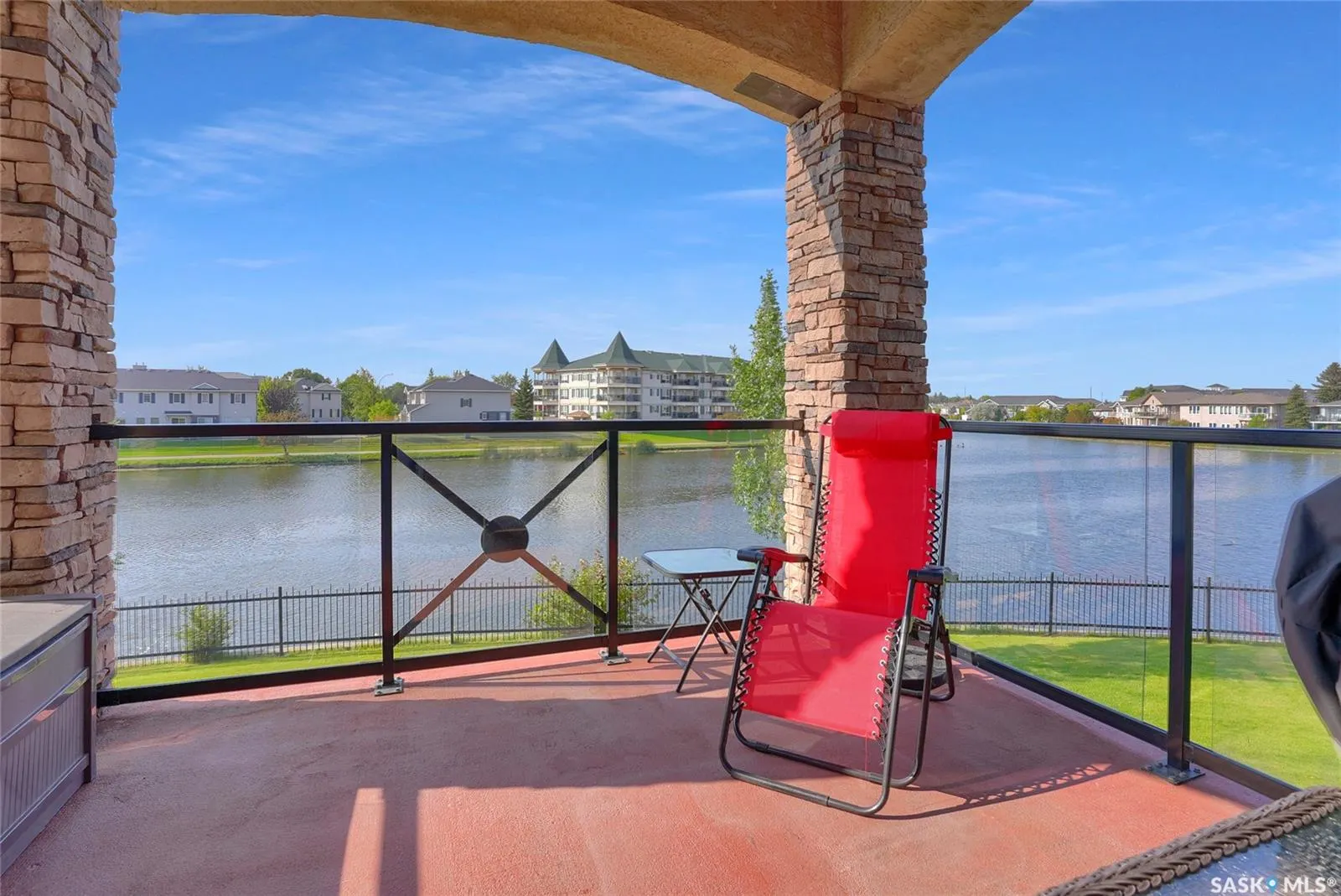 2150 Heseltine ROAD, #106