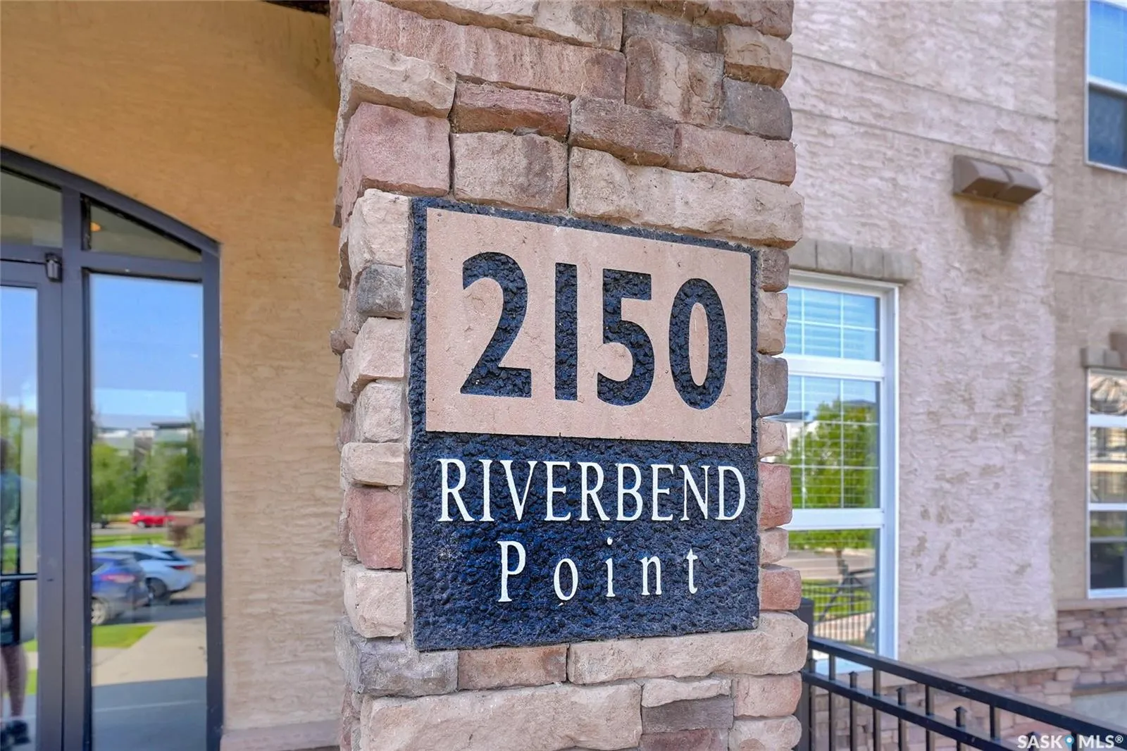 2150 Heseltine ROAD, #106