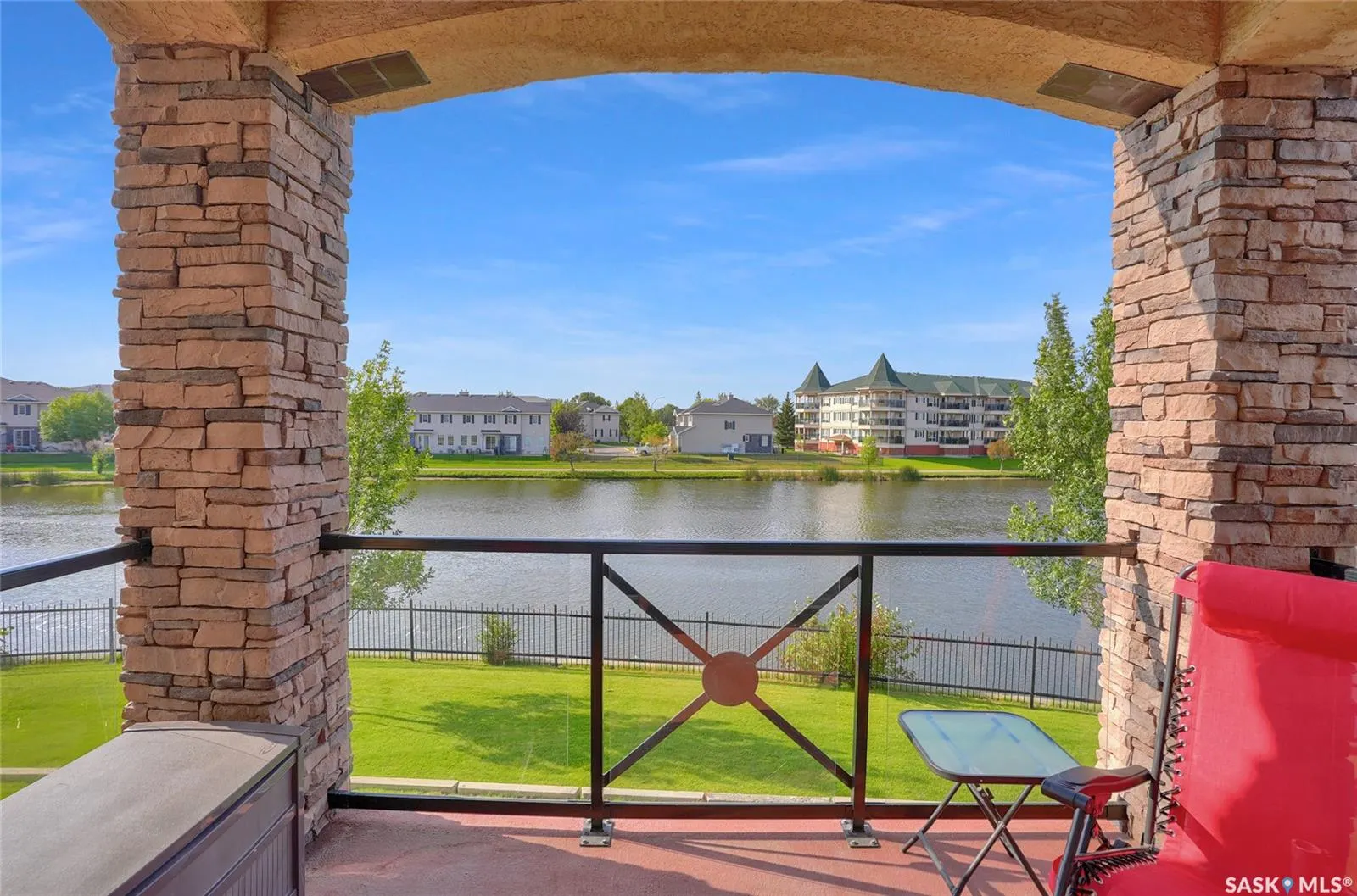 2150 Heseltine ROAD, #106