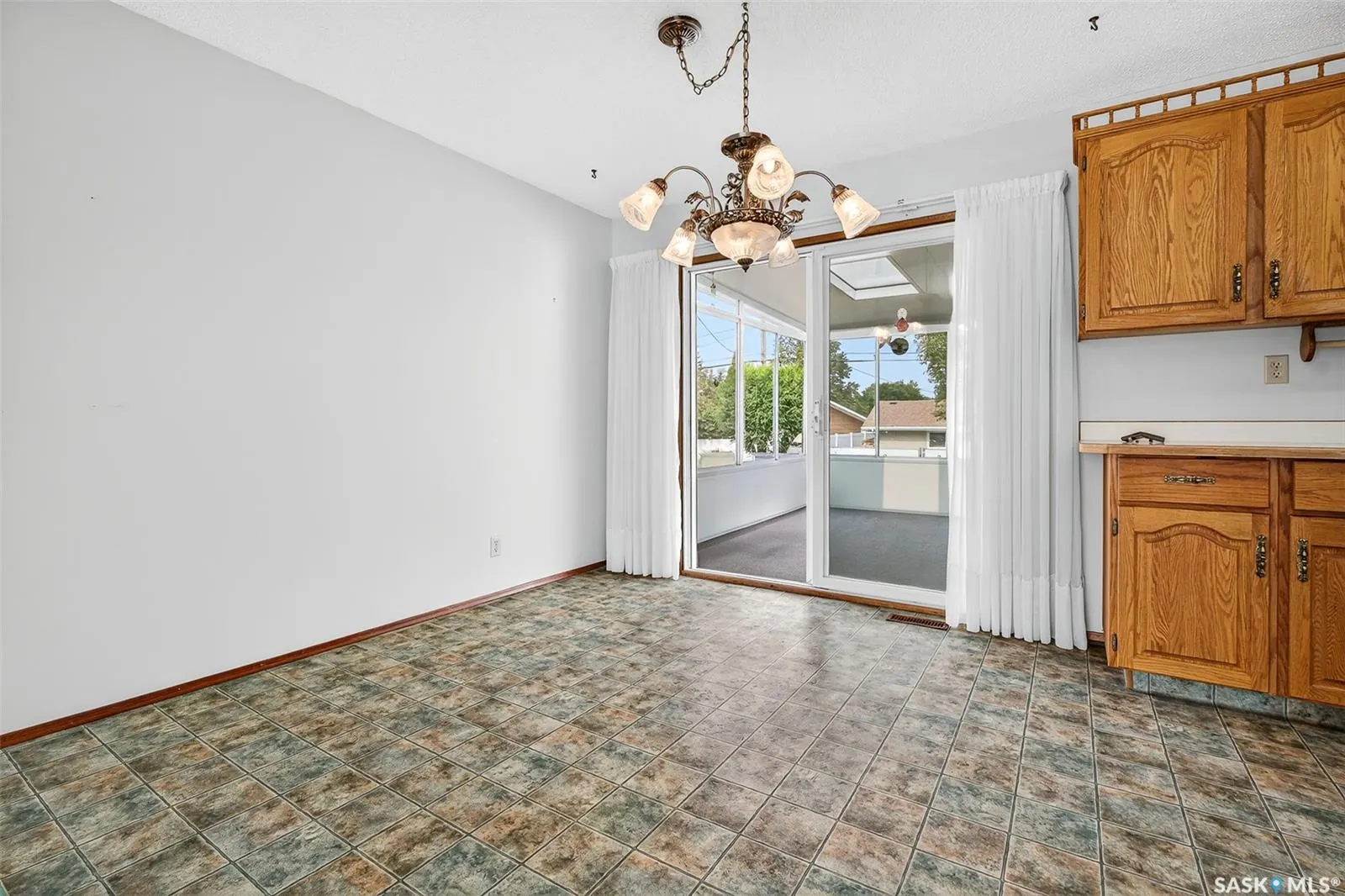 1051 Corman CRESCENT