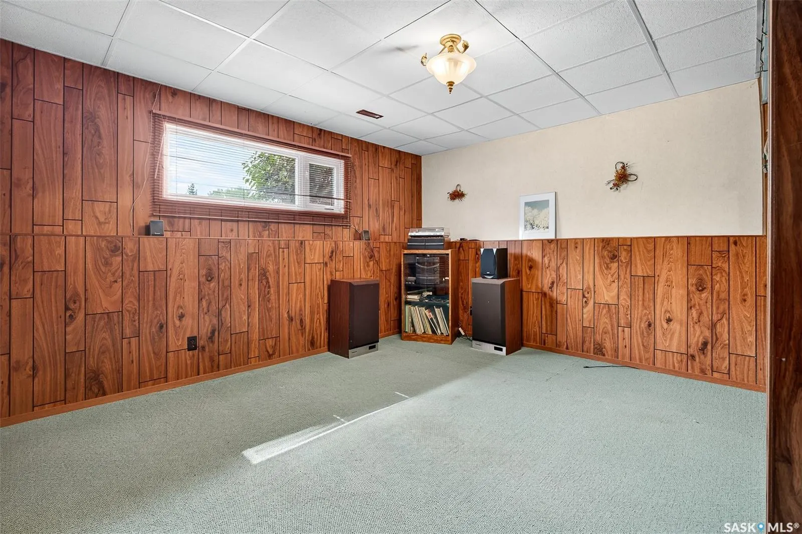 1051 Corman CRESCENT