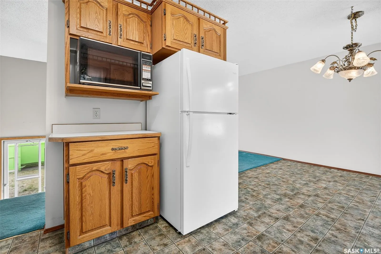 1051 Corman CRESCENT