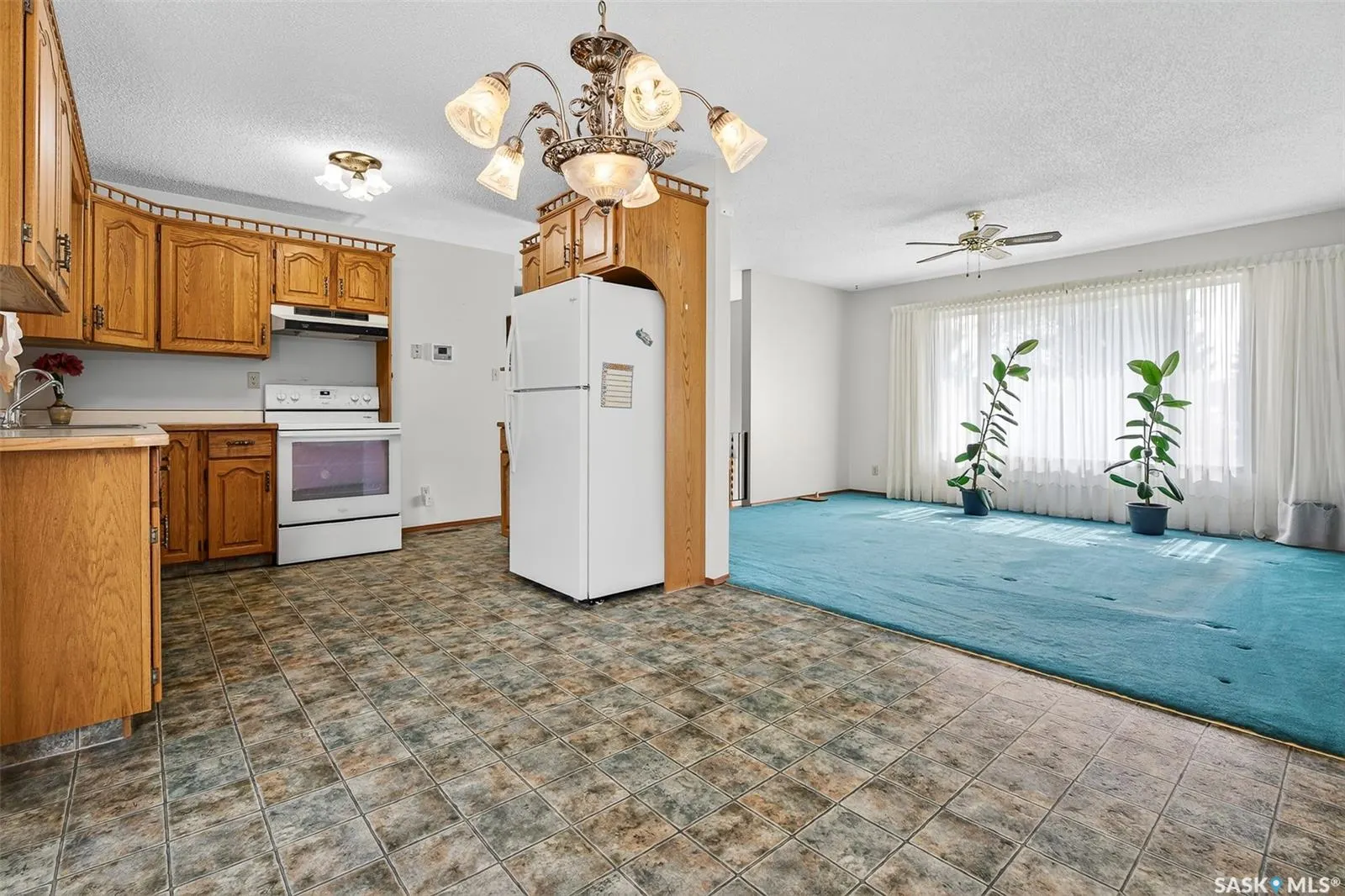 1051 Corman CRESCENT