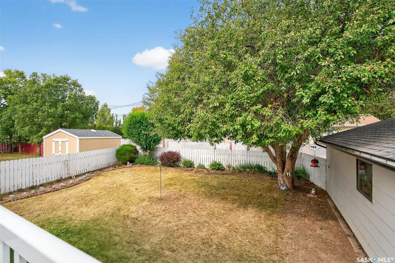 1051 Corman CRESCENT