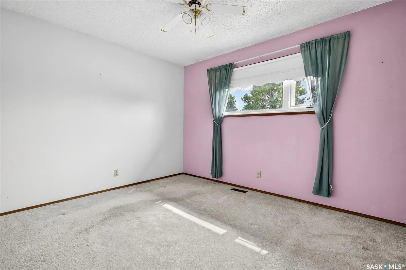 1051 Corman CRESCENT
