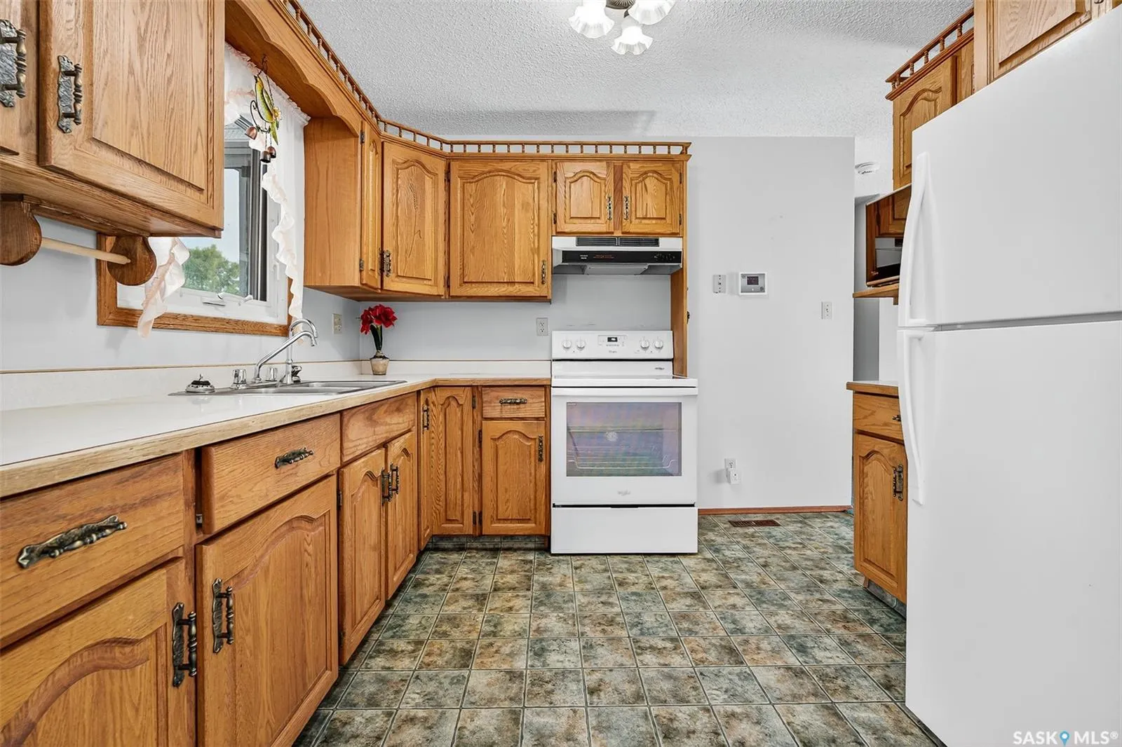 1051 Corman CRESCENT