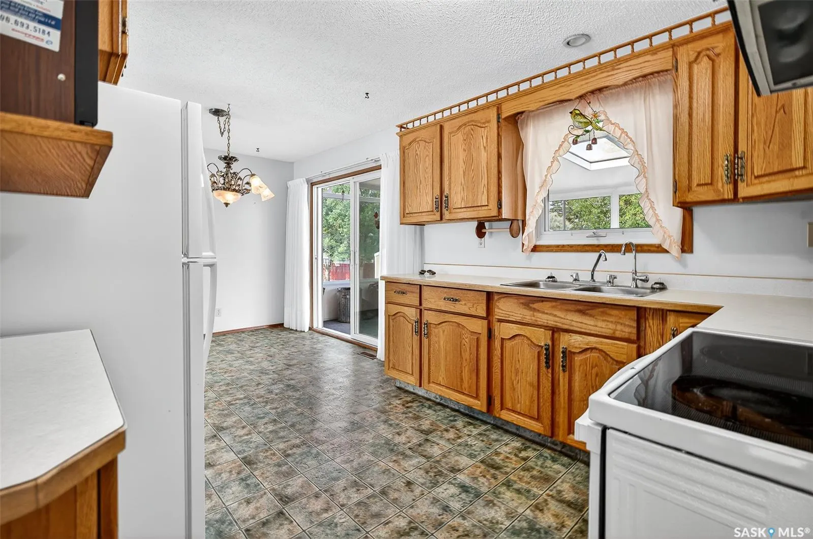 1051 Corman CRESCENT