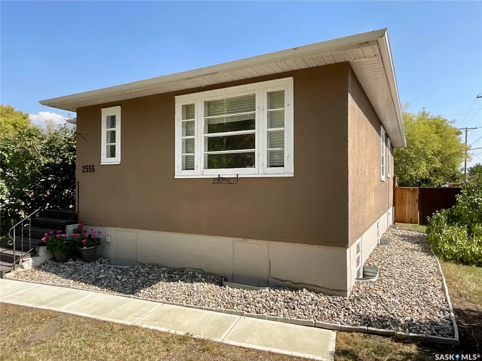 2555 Elliott STREET