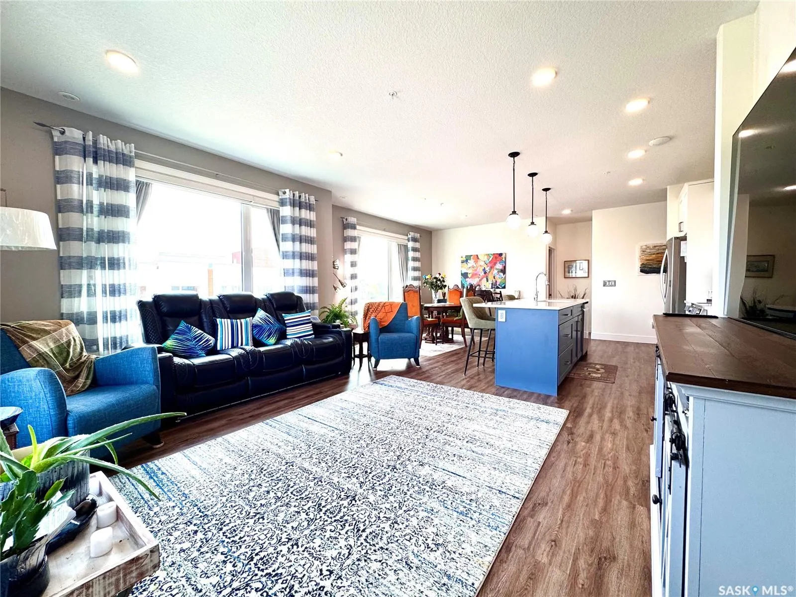 105 Willis CRESCENT, #232