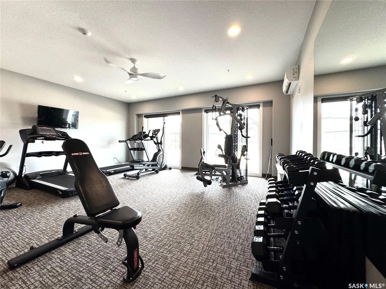 105 Willis CRESCENT, #232