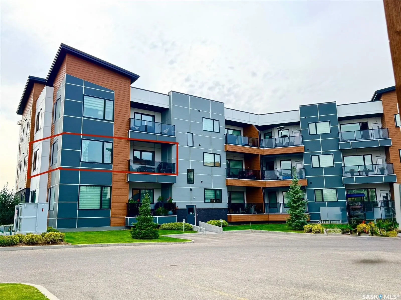 105 Willis CRESCENT, #232