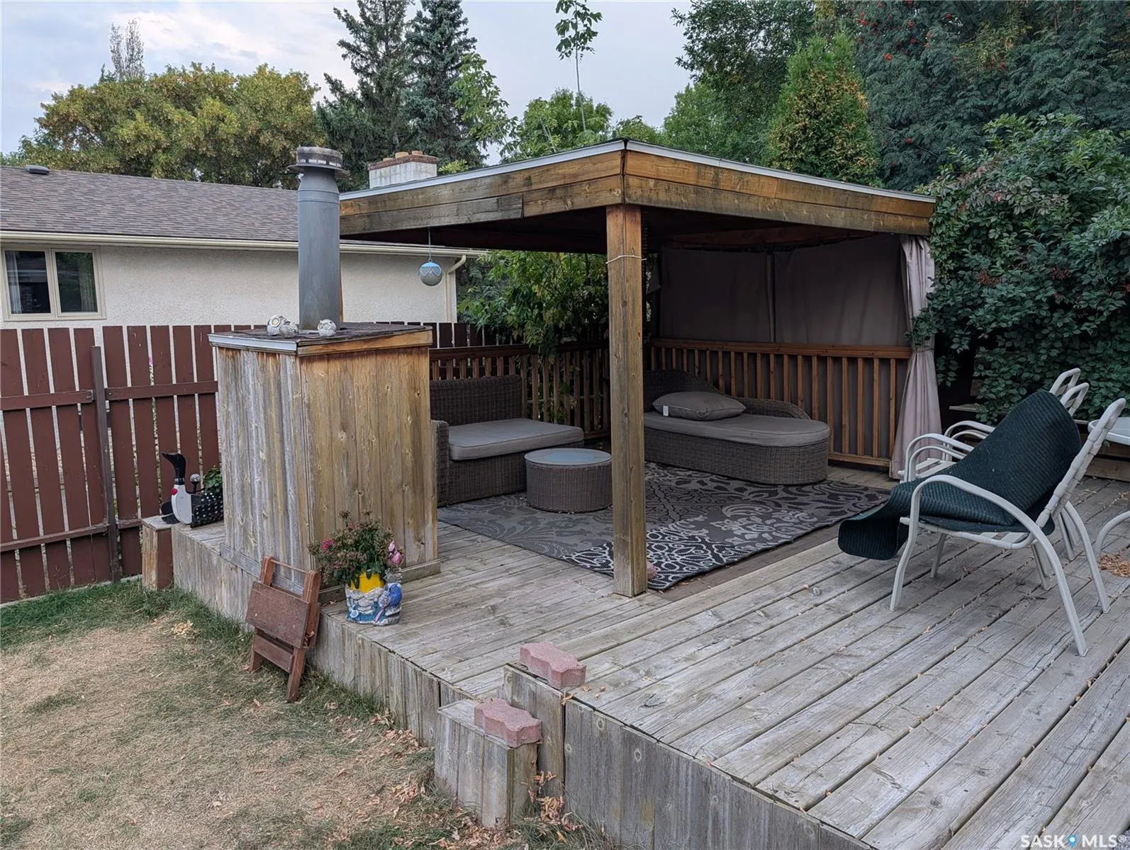 215 DALGLIESH DRIVE