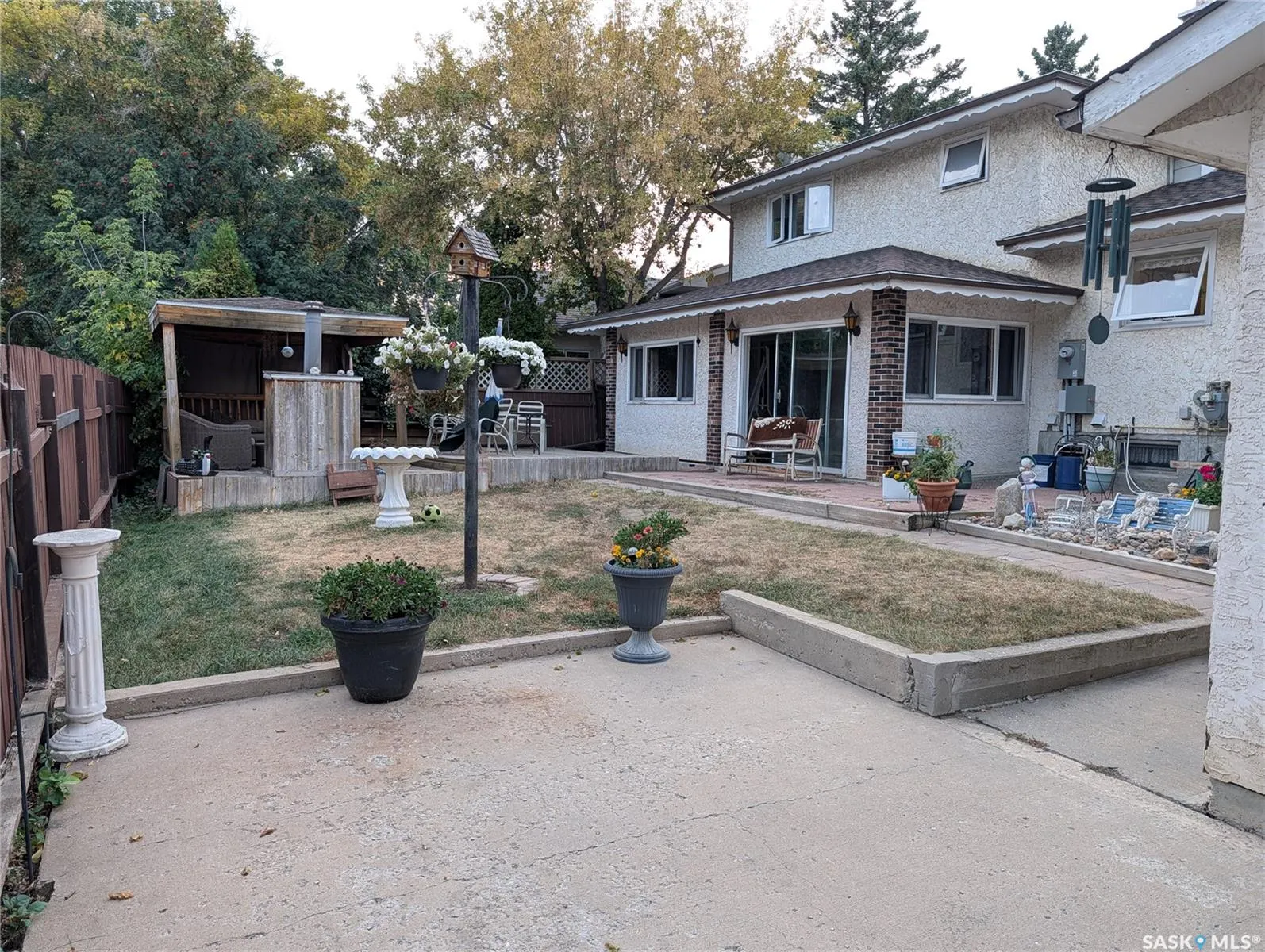 215 DALGLIESH DRIVE