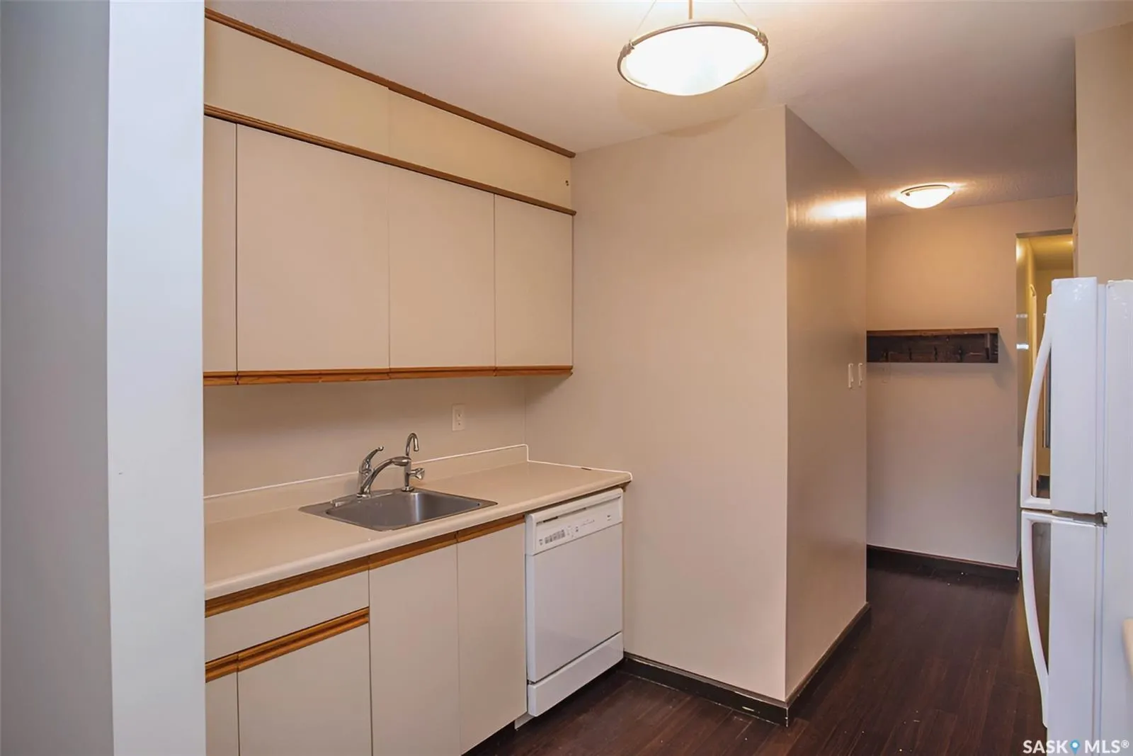 4615 Rae STREET, #203