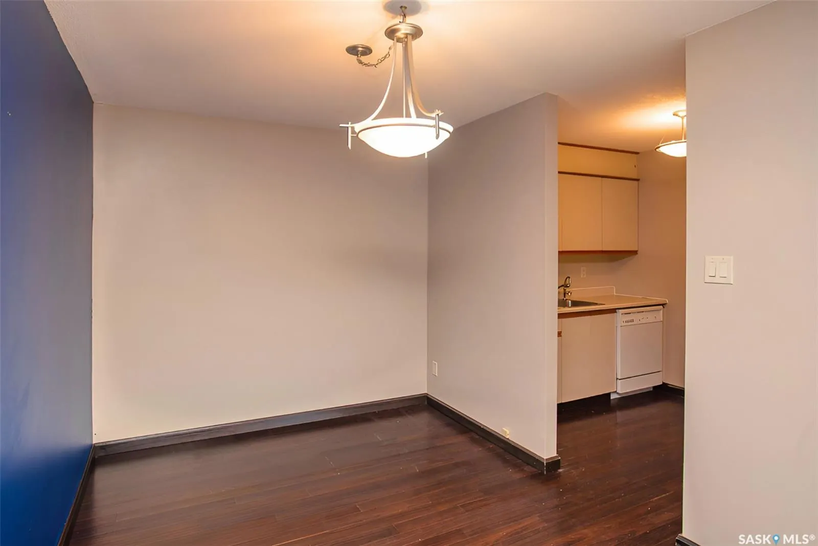 4615 Rae STREET, #203