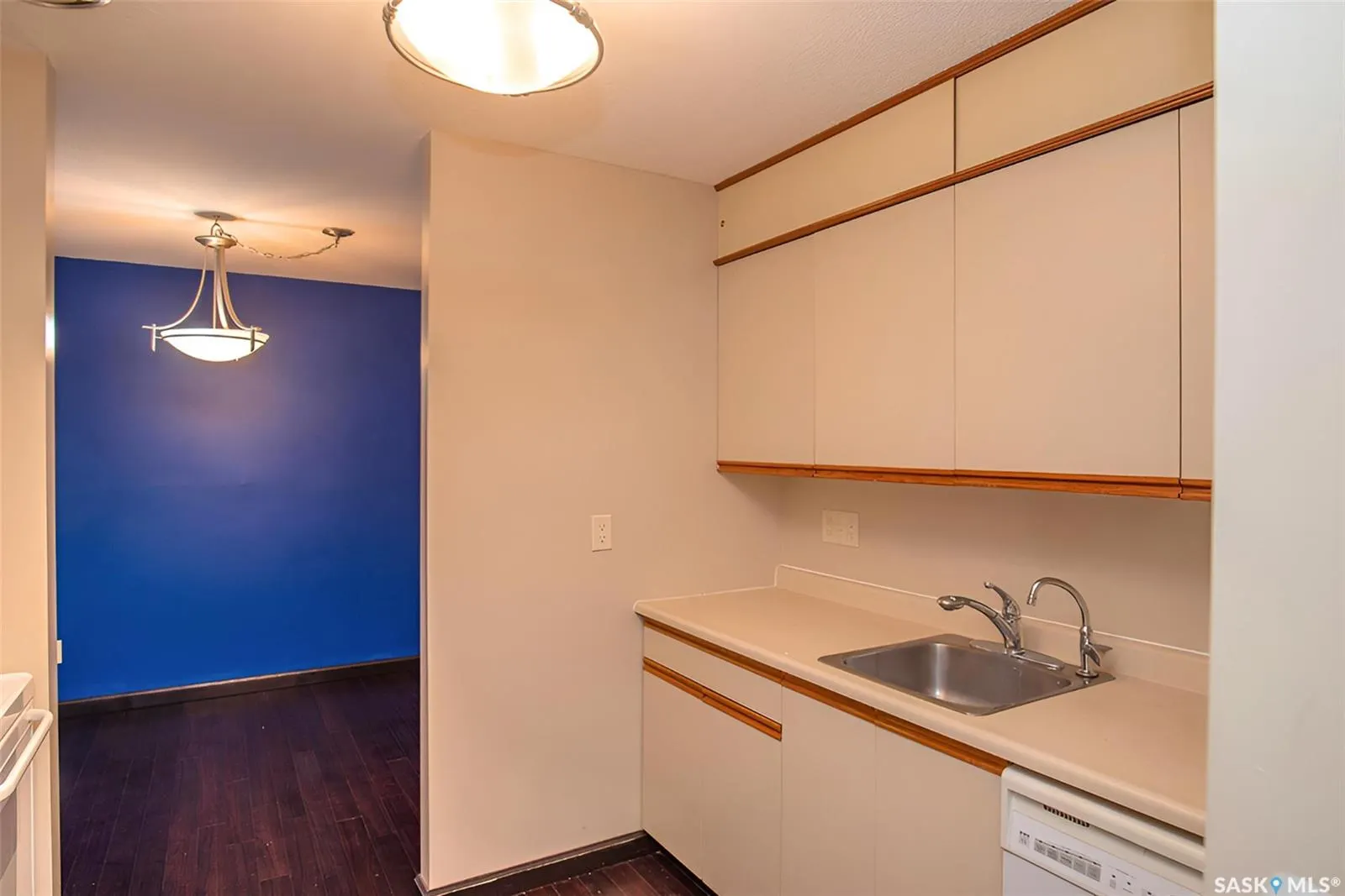 4615 Rae STREET, #203