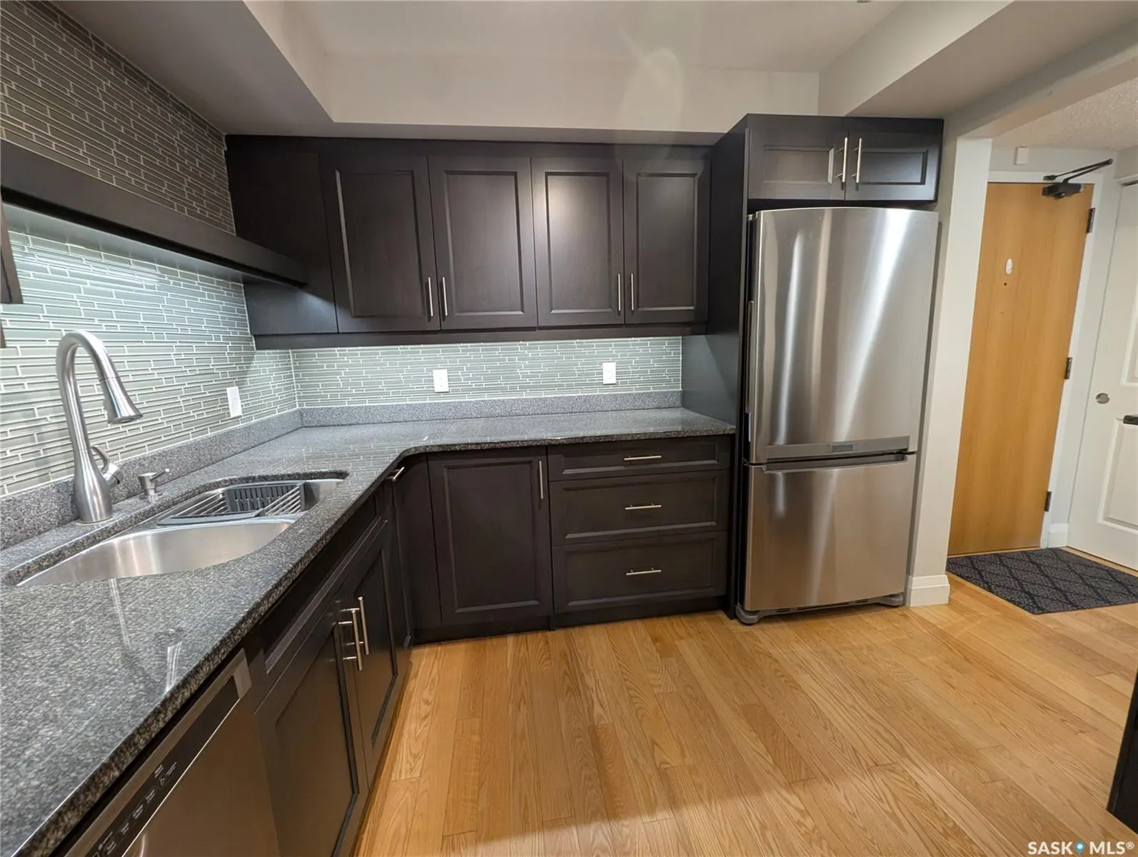 921 Main STREET, #204