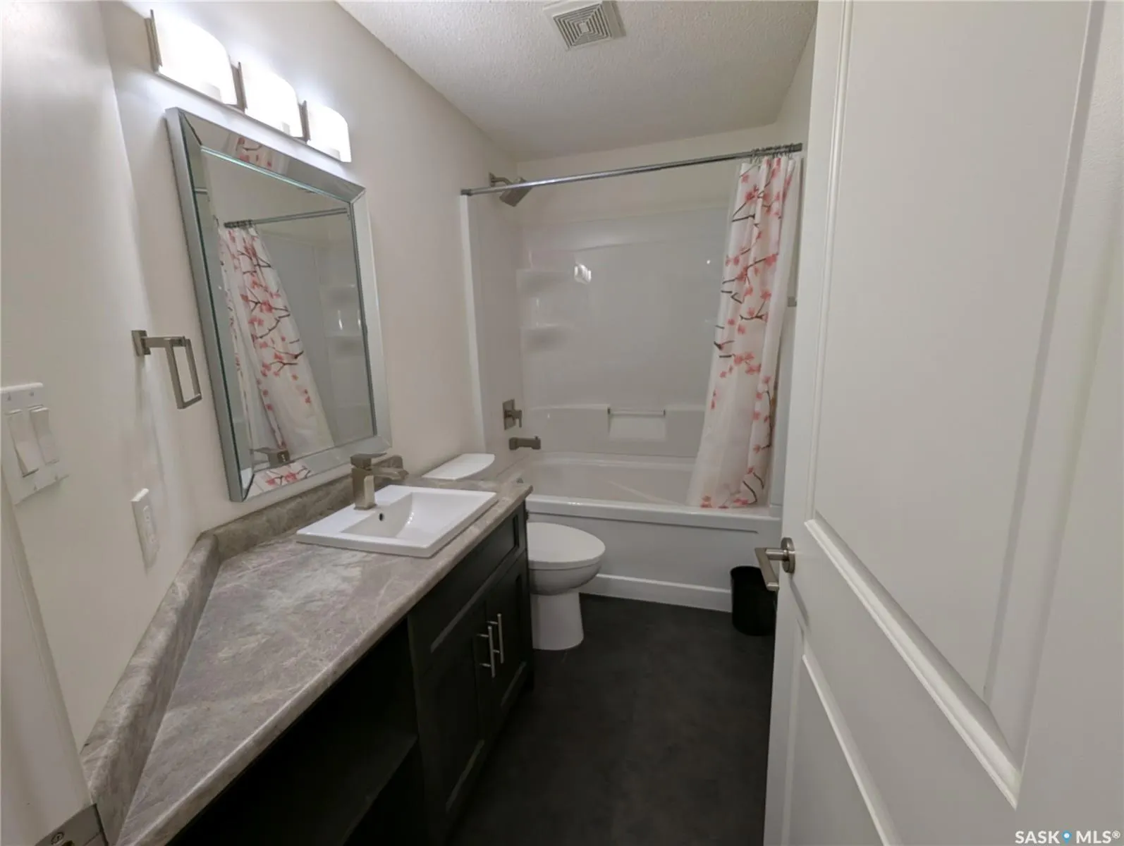 921 Main STREET, #204
