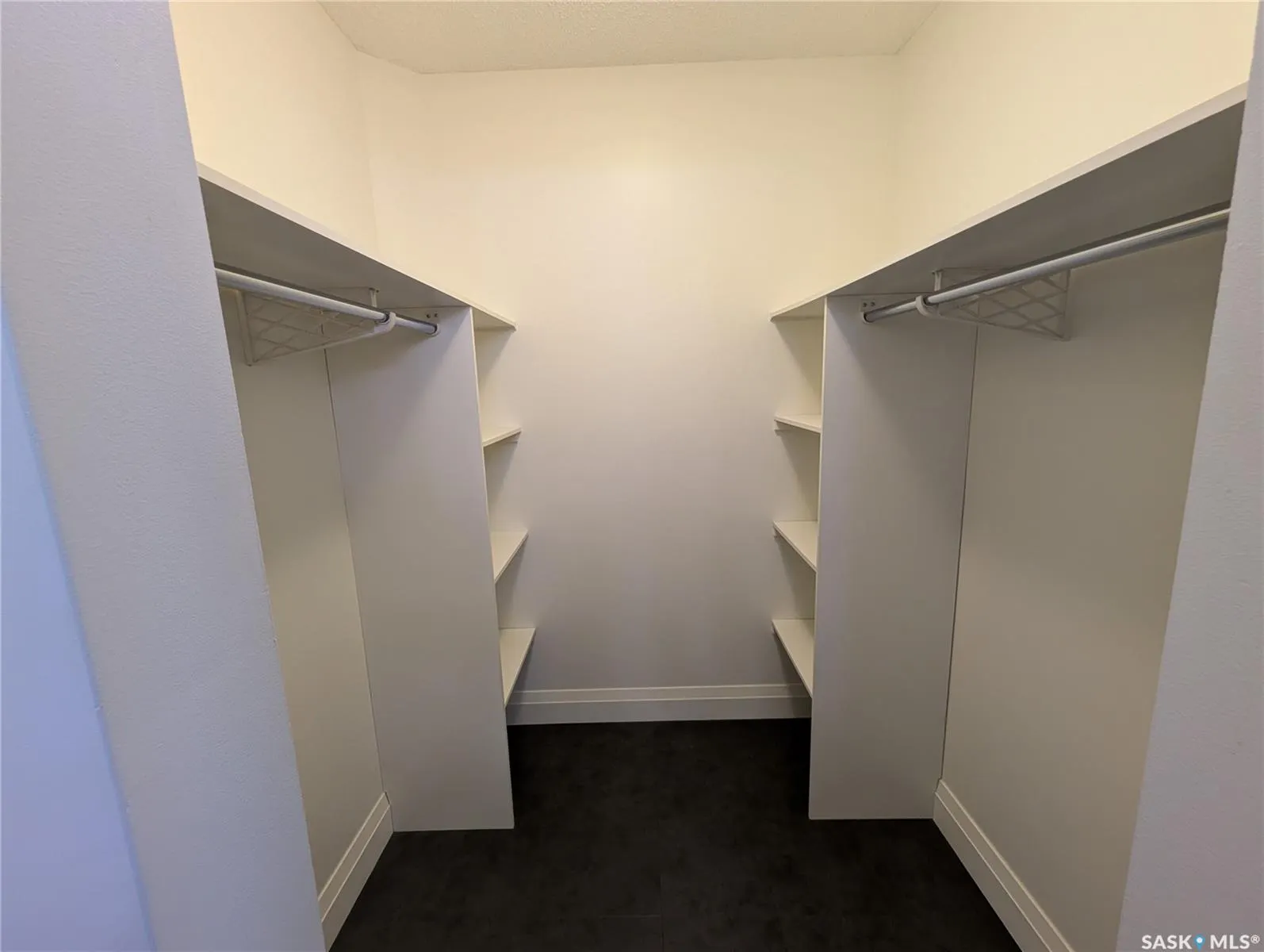 921 Main STREET, #204