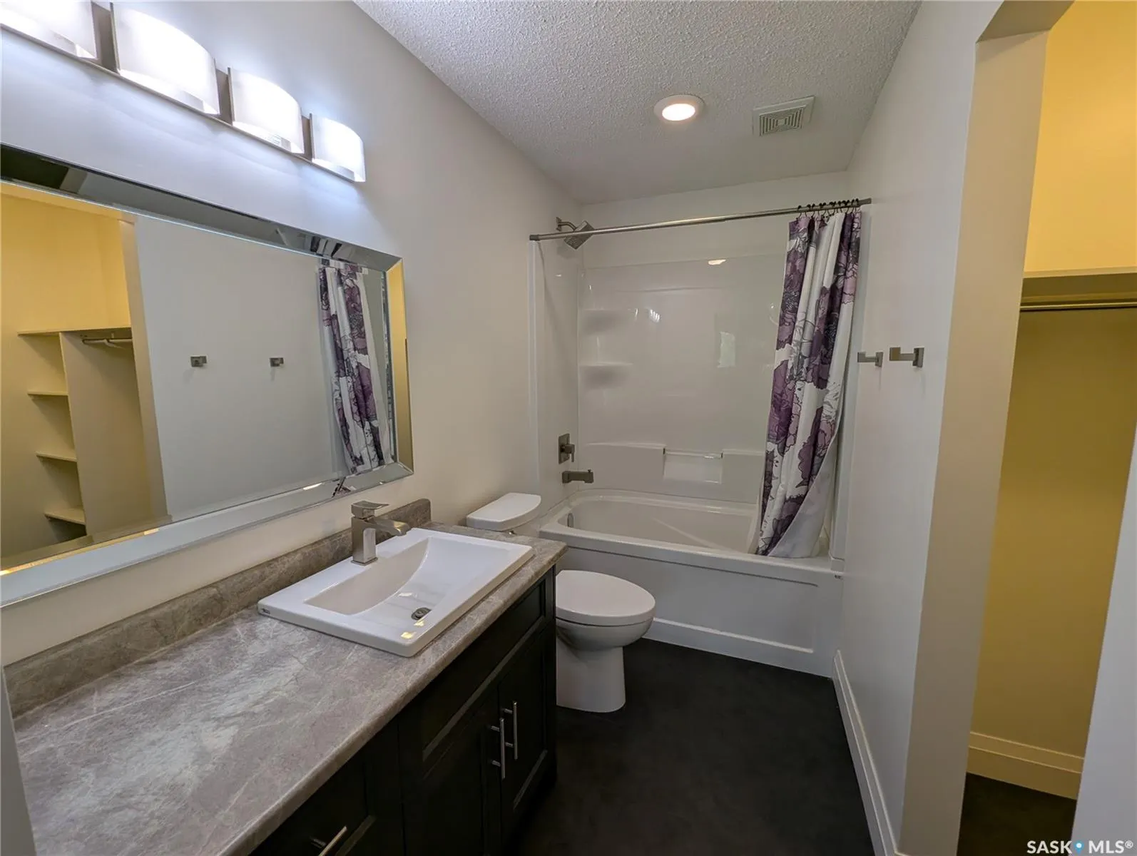 921 Main STREET, #204