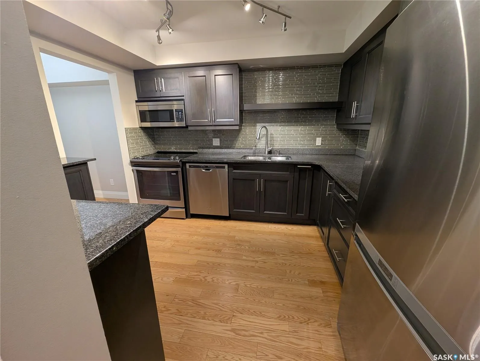 921 Main STREET, #204
