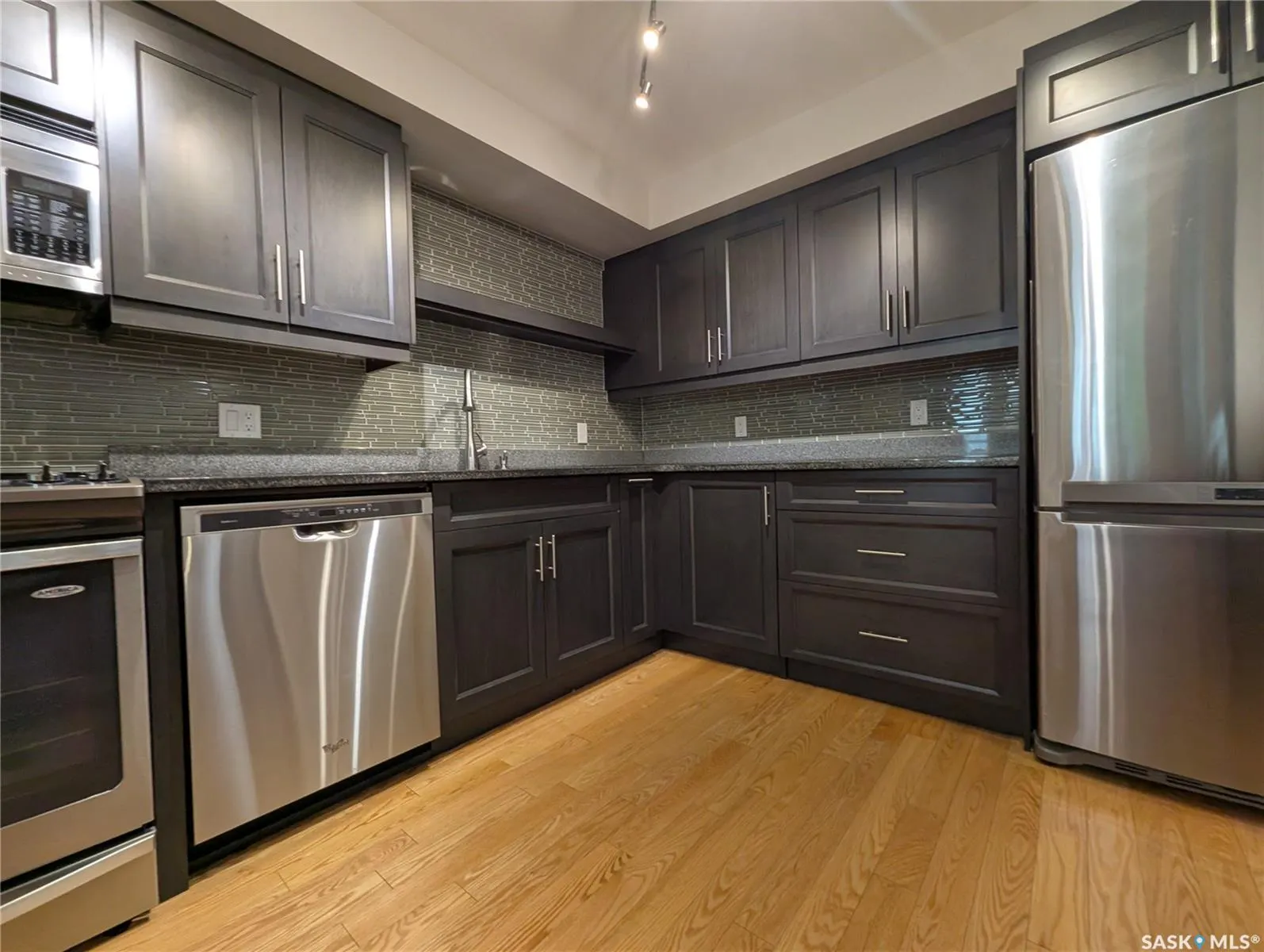 921 Main STREET, #204