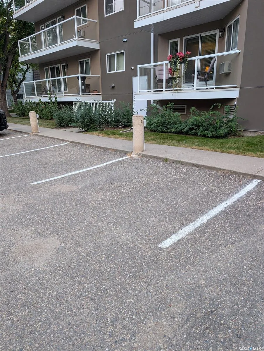 921 Main STREET, #204
