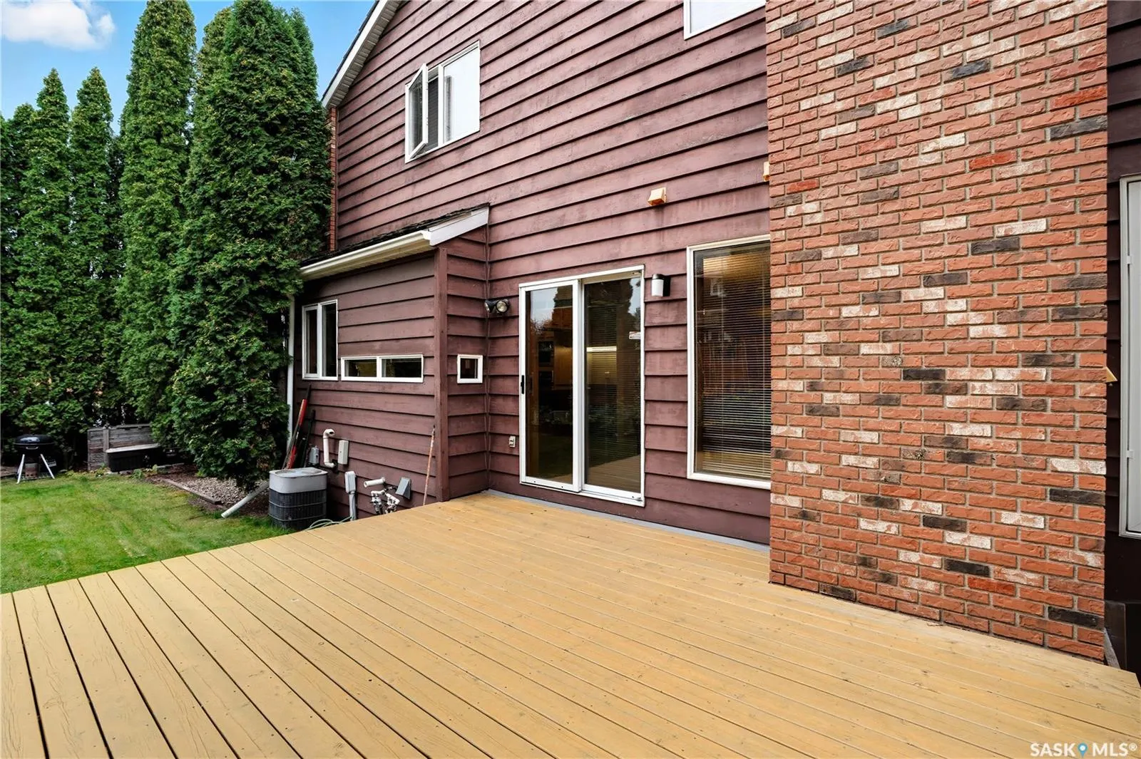 139 Lakeshore CRESCENT
