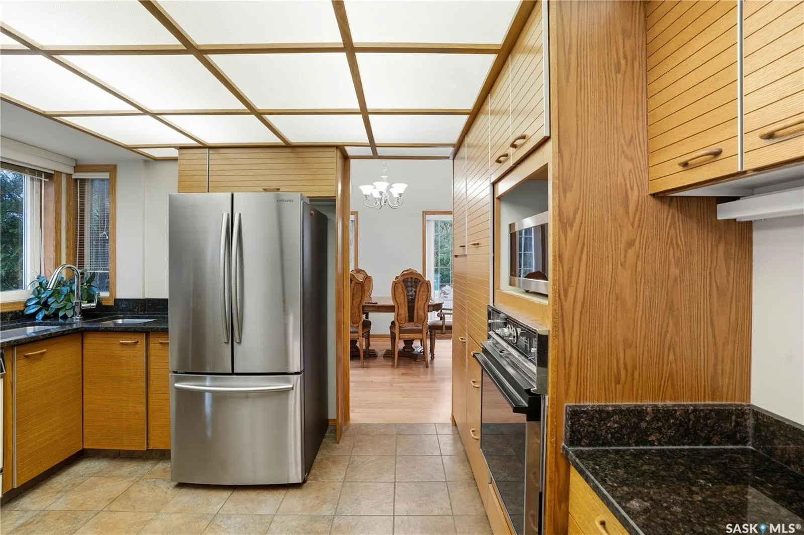 139 Lakeshore CRESCENT