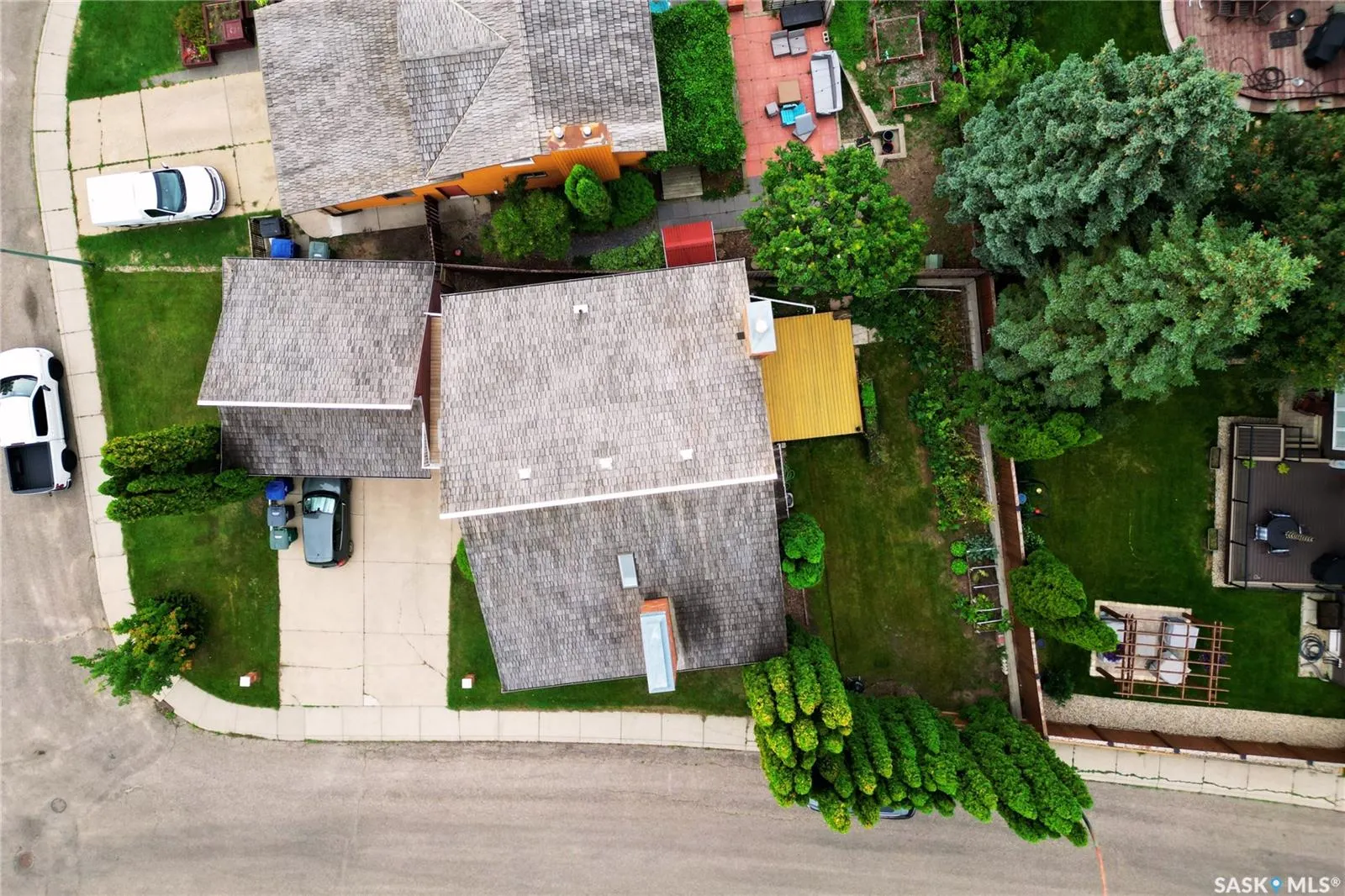 139 Lakeshore CRESCENT
