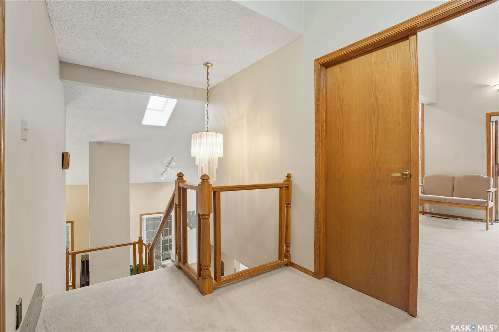 139 Lakeshore CRESCENT