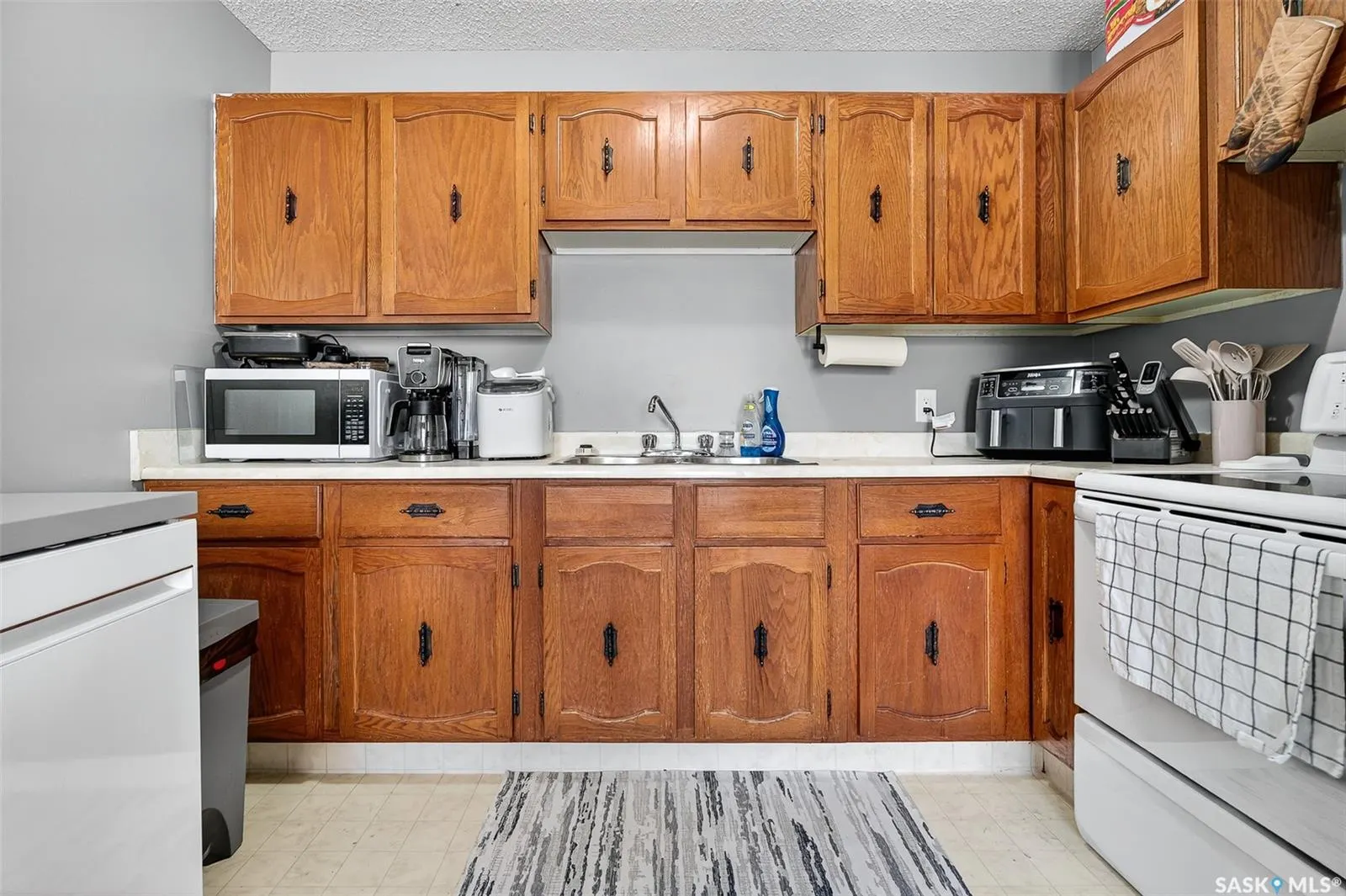1123 Iroquois STREET W