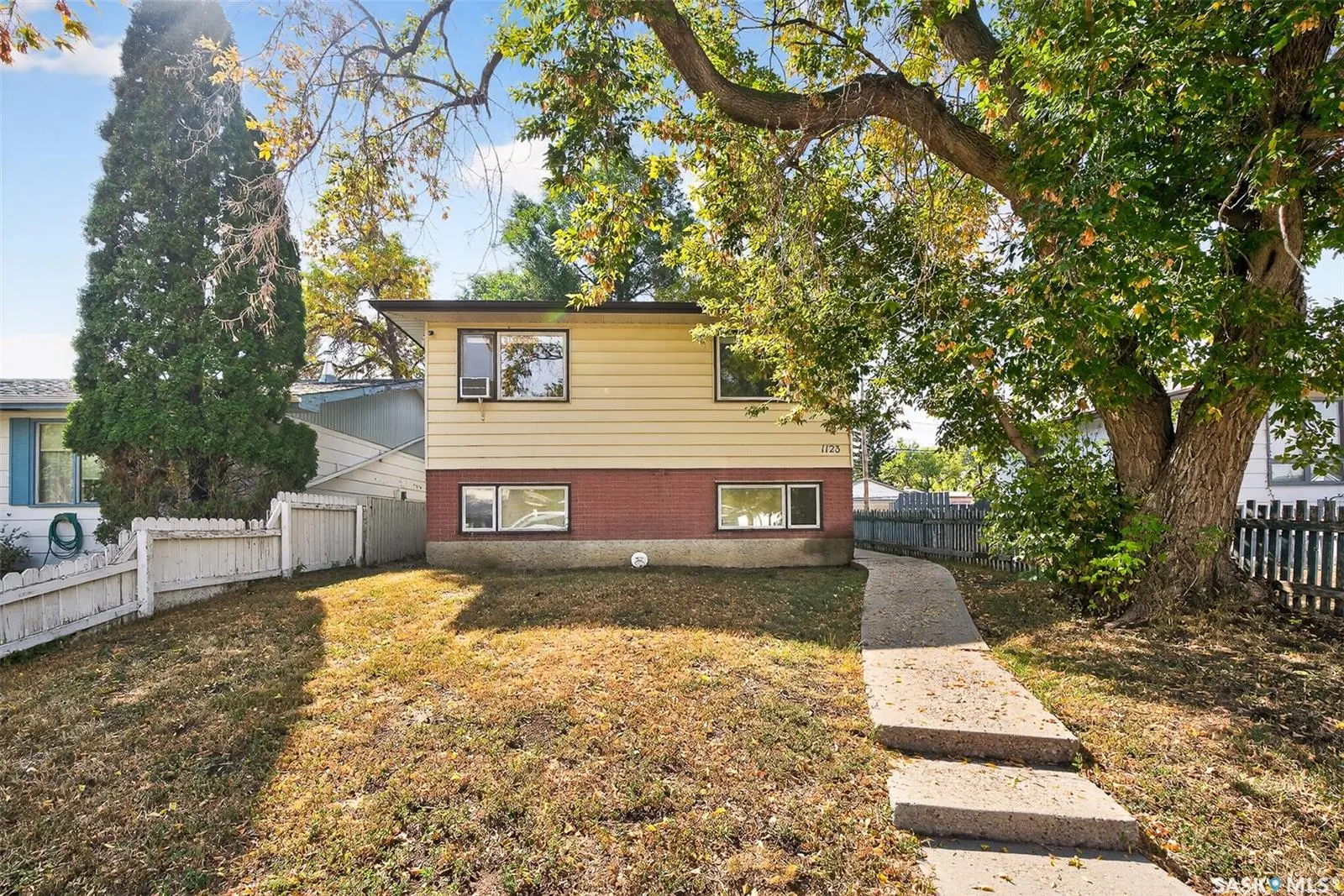 1123 Iroquois STREET W