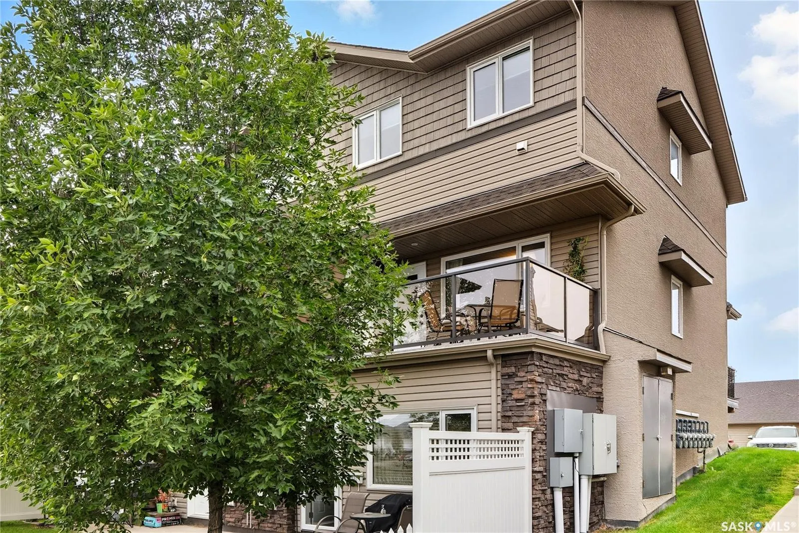 1303 Richardson ROAD, #702