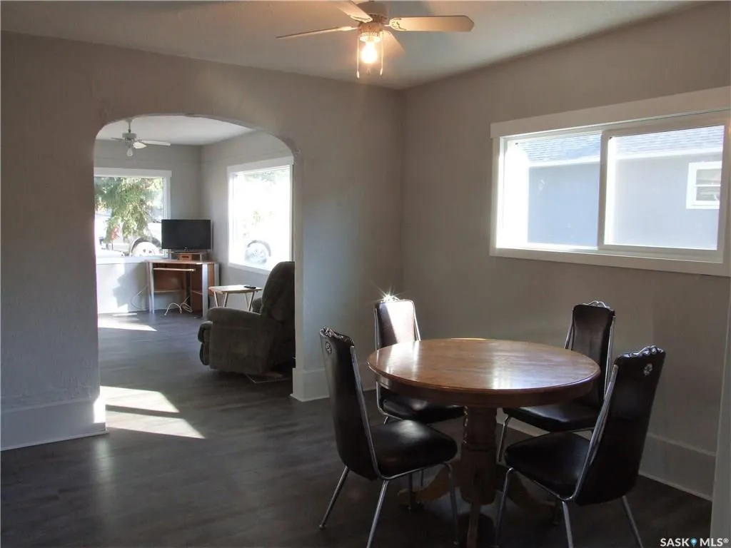 118 2nd STREET W