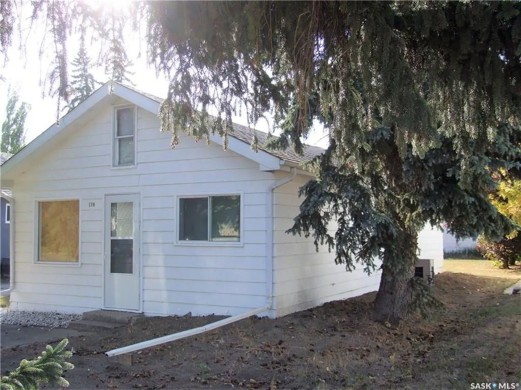 118 2nd STREET W